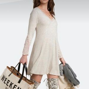 ALYA Francescas v-neck ribbed dress embellished sleeve M